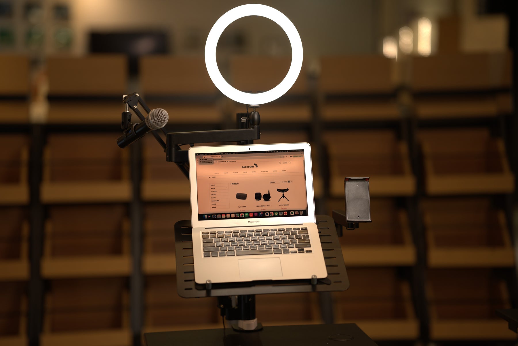 Joshua Tree All-in-One Streaming Desk Mount