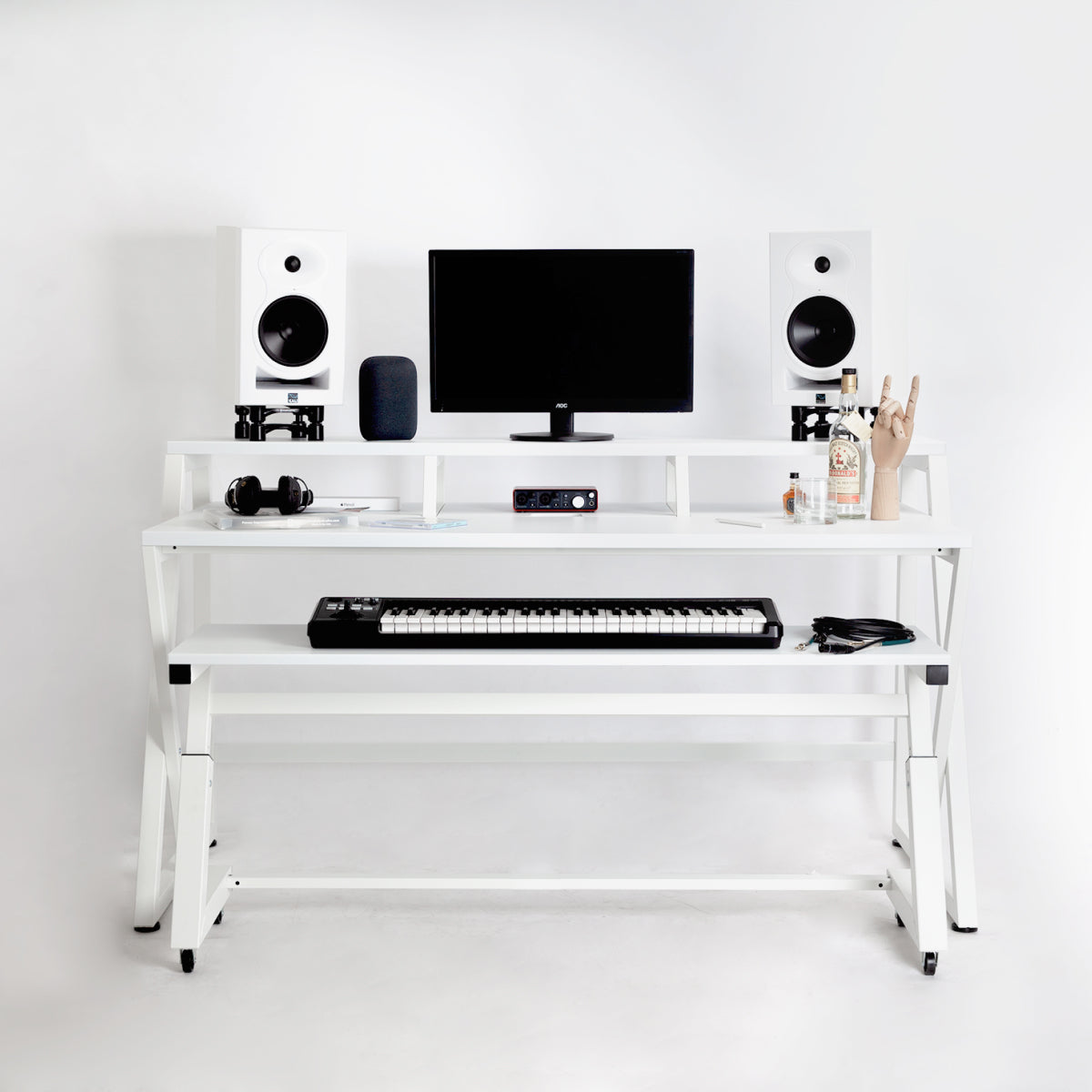 Headquarter Studio Workstation